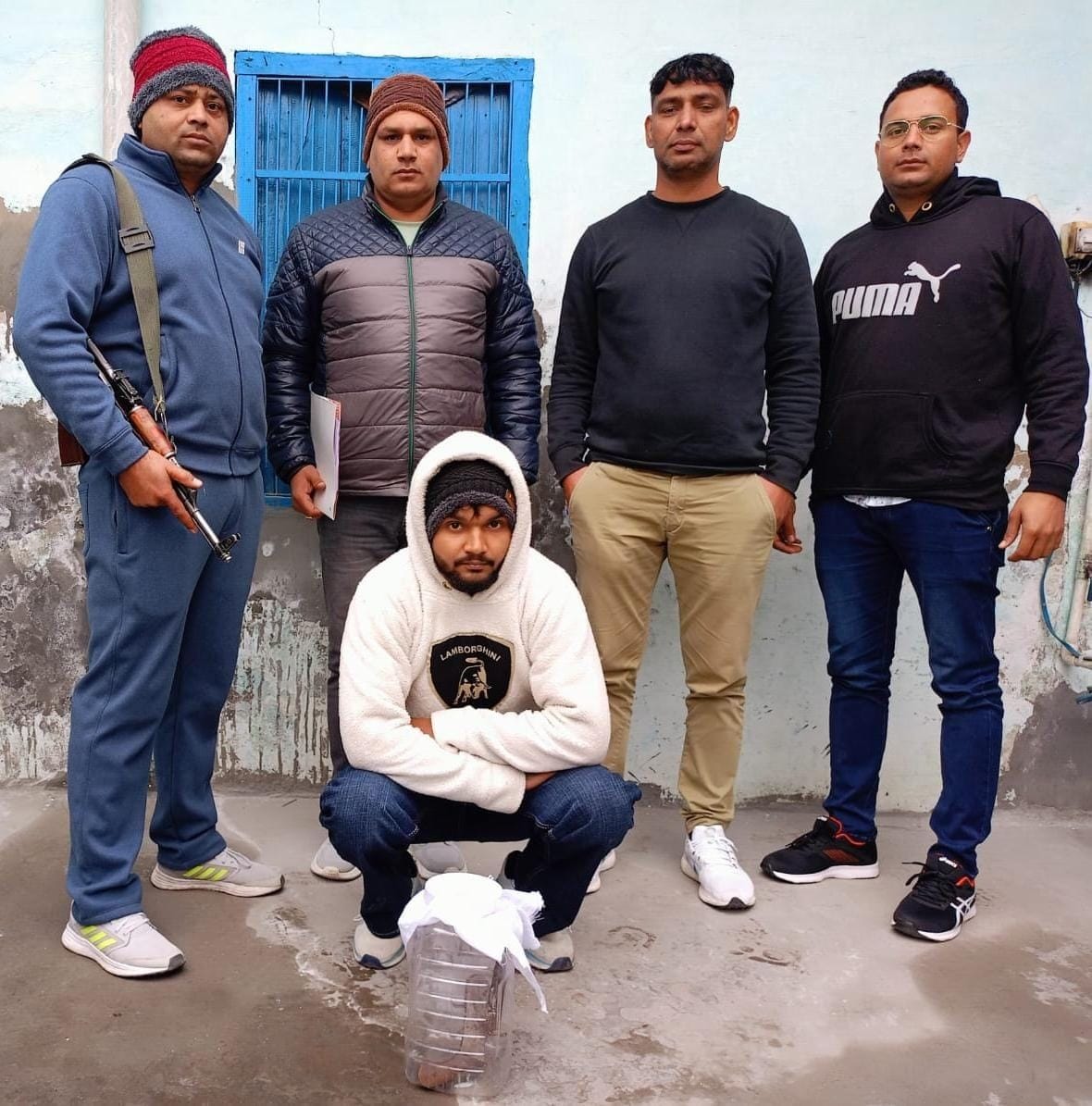 Detective staff caught the young man with illegal weapons