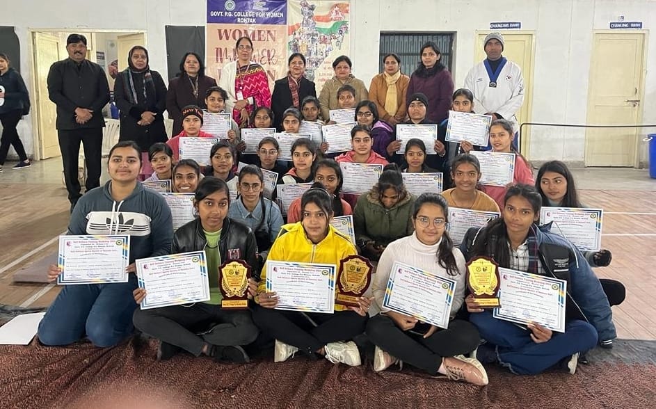College students learned self-defense skills