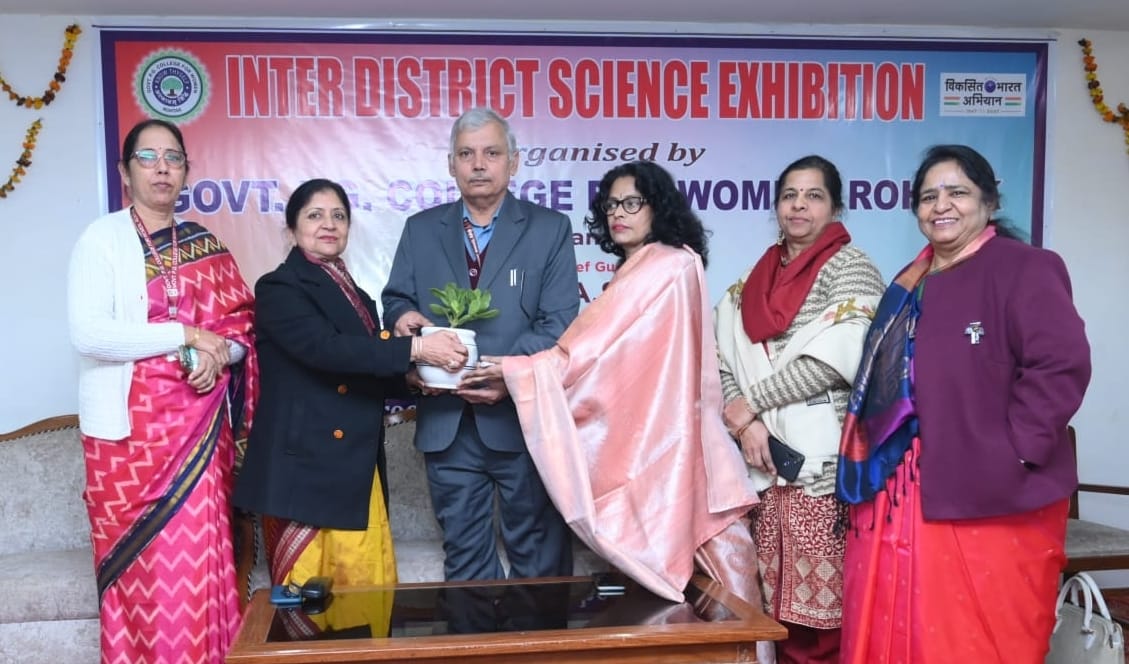 Students of 12 colleges presented 60 models in the inter-district science exhibition.