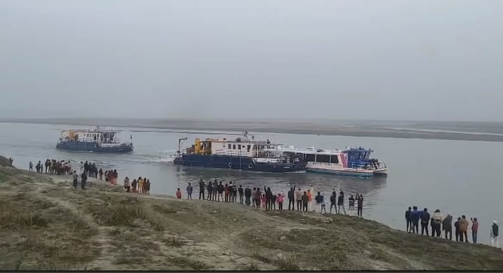 'Catamaran' reached its last stop three days late