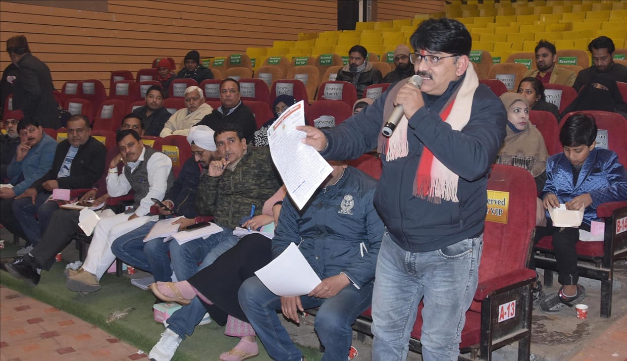 Board meeting was noisy, altercation between Municipal Commissioner and councilors