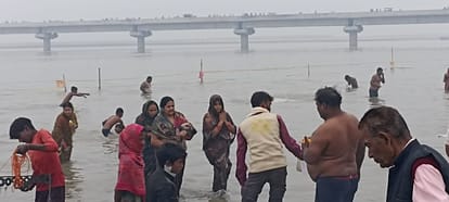 Devotees gathered in Magh Mela on Paush Purnima, took a dip of faith