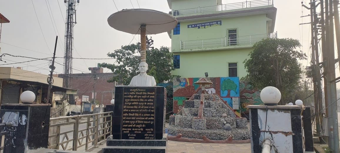 Statues of freedom fighters brightened before Republic Day