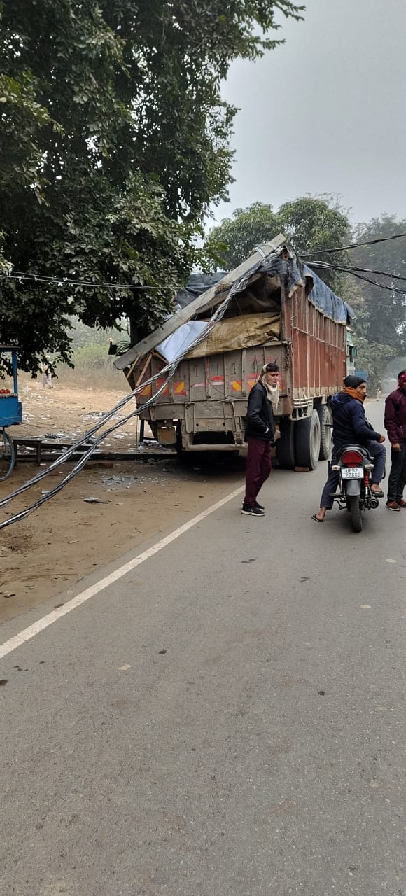truck broken pole