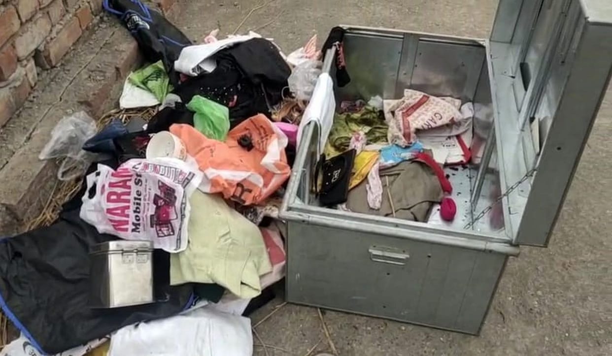 Family kept sleeping in Talgaon, thieves took away goods worth thousands