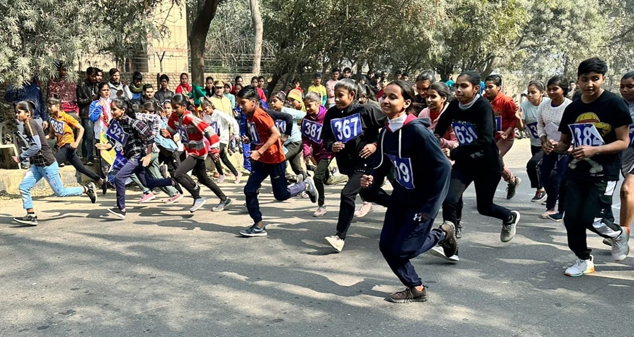 Rohit and Soni became winners in the race and Baraut Club became the winner in Kho-Kho.