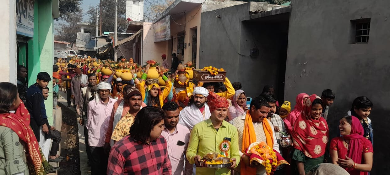 Kalash Yatra taken out before Bhagwat Katha