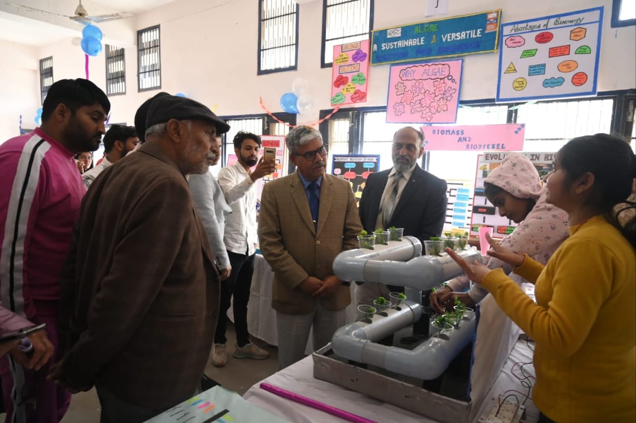 Government College team stood first in Chemistry Model