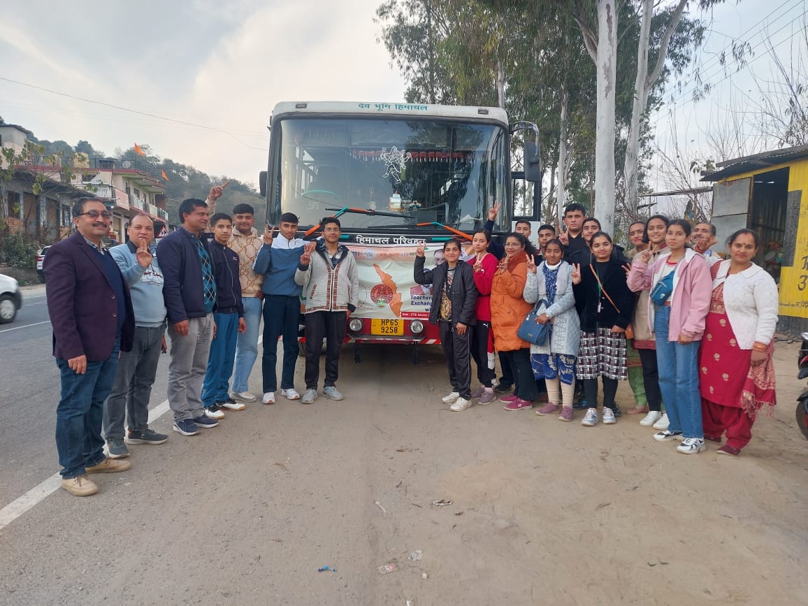 14 students leave for Kerala tour