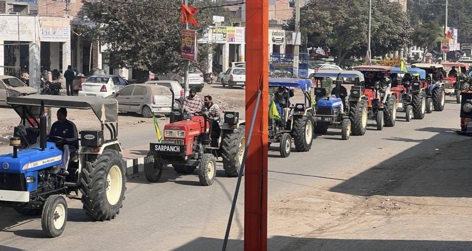 United Kisan Morcha took out tractor march in Ratia city