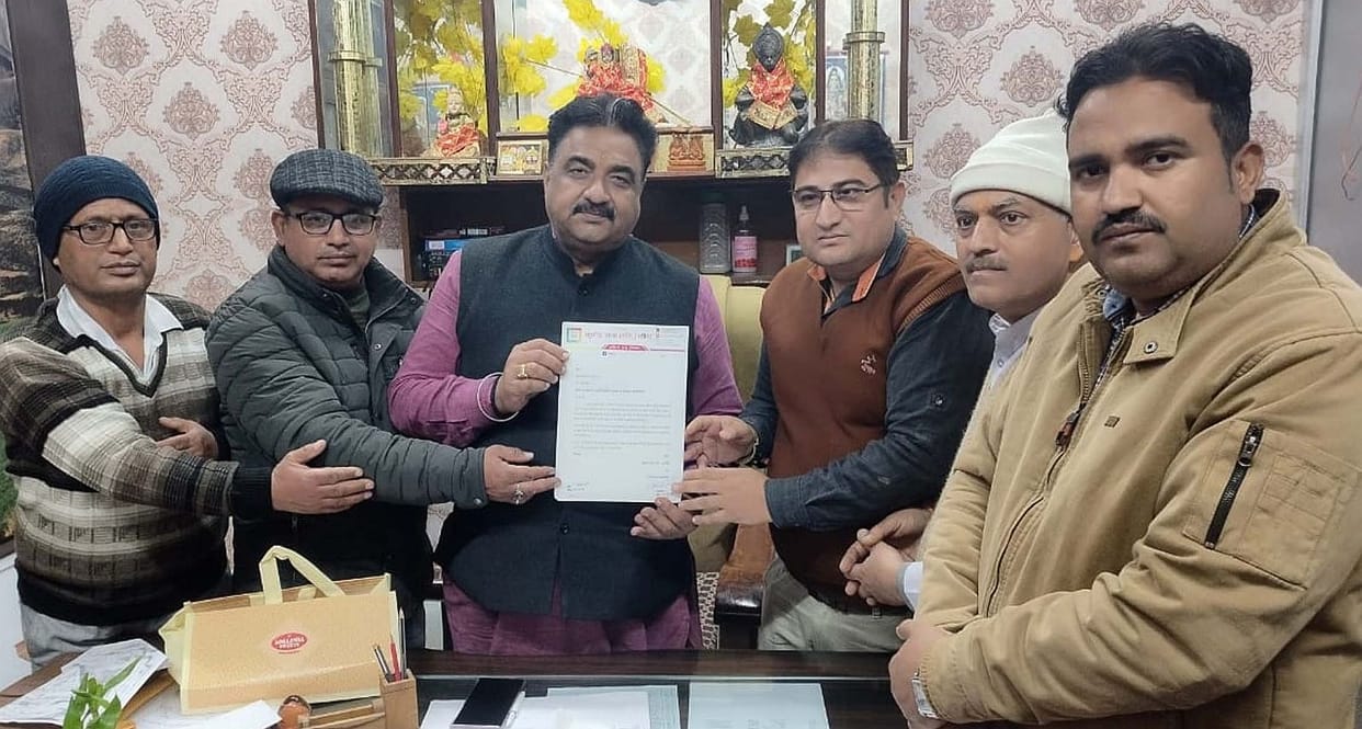 Demand to build a ghat on the canal, memorandum submitted to MLA