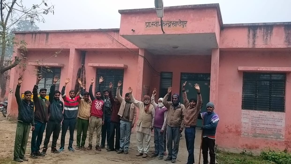 Angry villagers demonstrated due to flag hoisting not happening on time