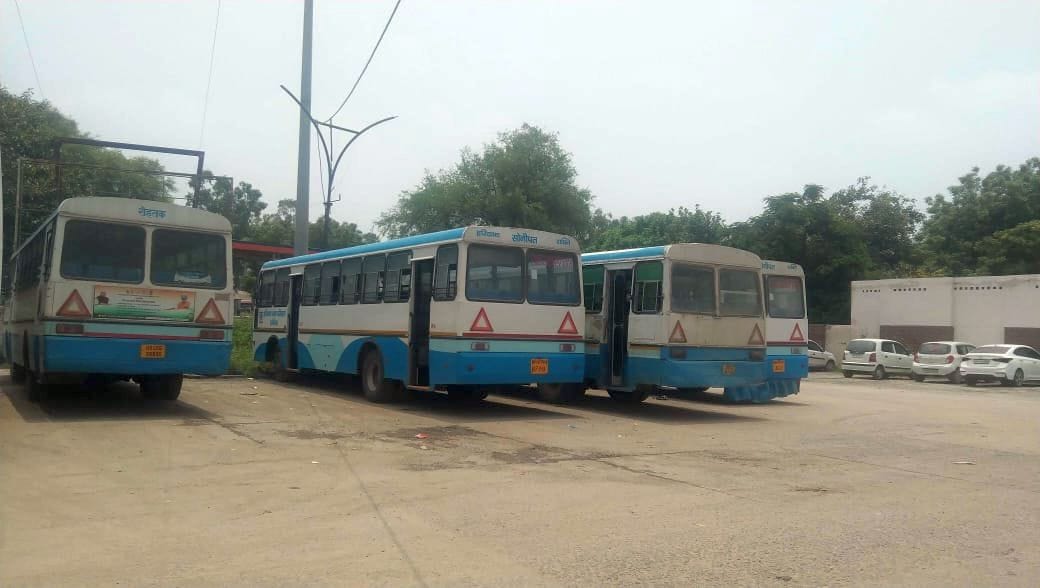 Kilometer scheme buses remain standing due to lack of operators