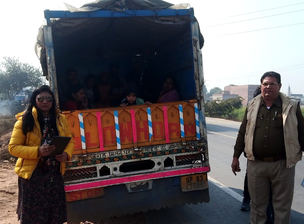 Five vehicles seized for overloading, challan of Rs 90
