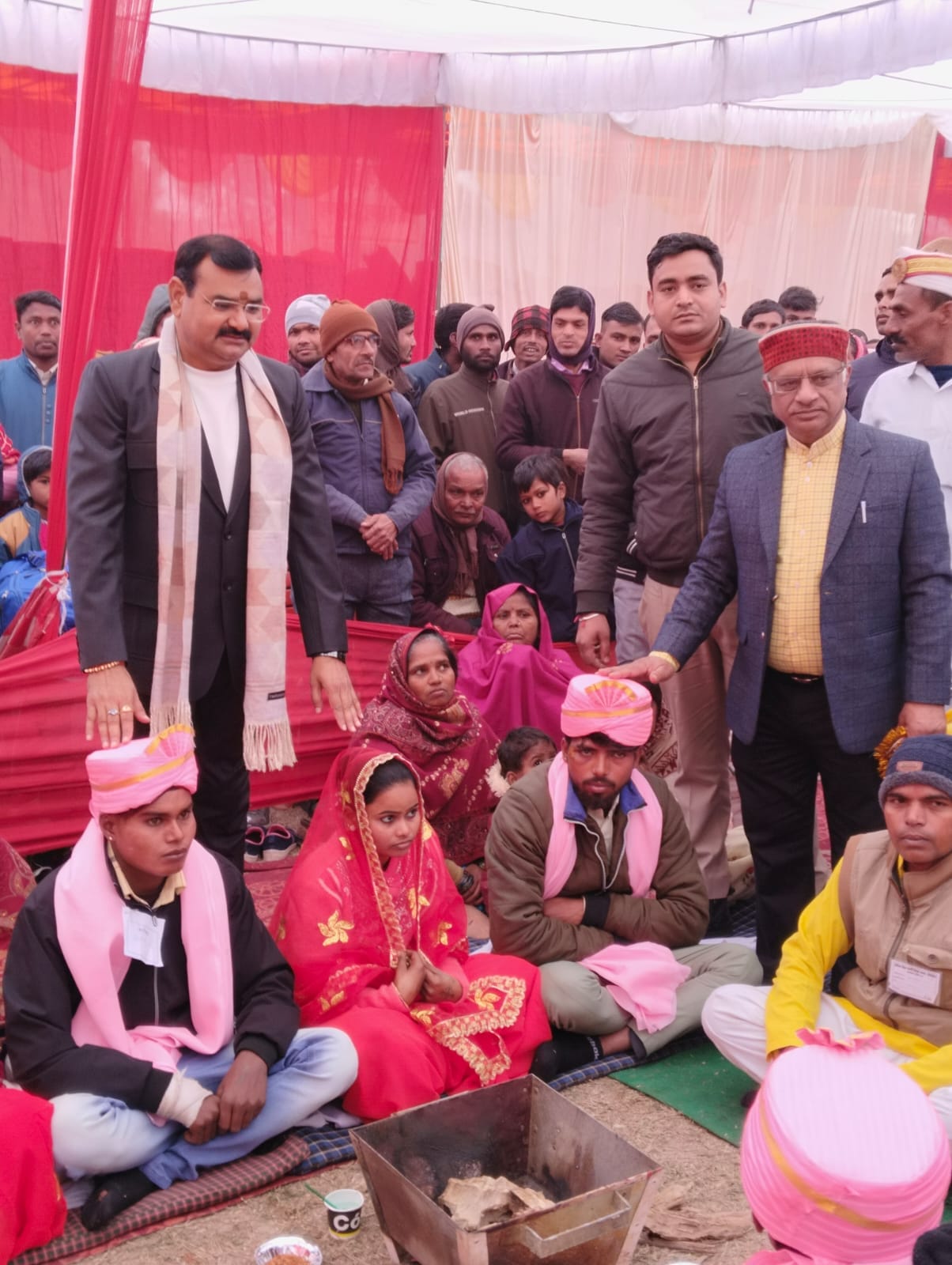 936 couples collectively tied the knot