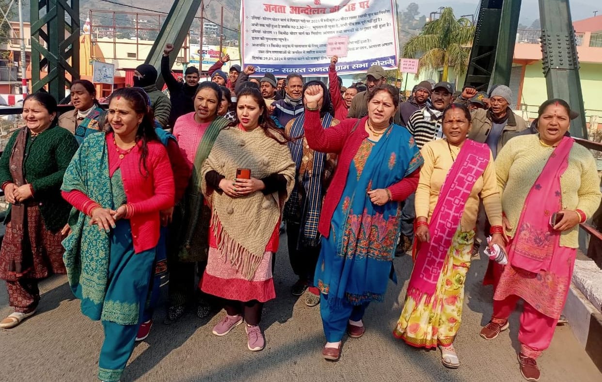 Sorag villagers create ruckus on demand for bridge