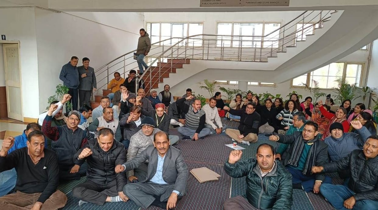 Decruta postponed indefinite strike in the interest of students