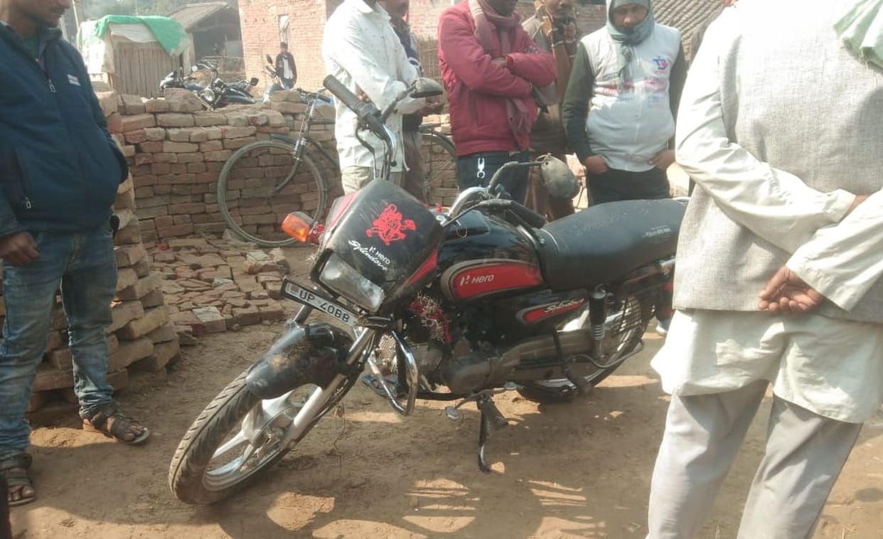 Bike falls into pit, youth dies