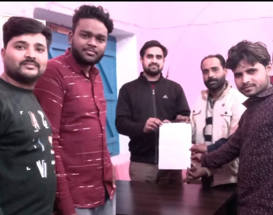 BJYM gave memorandum to remove the kiosks