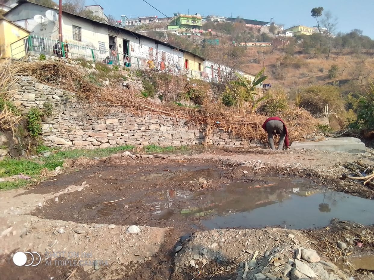 Sewage flowing near school in Tinshed Colony
