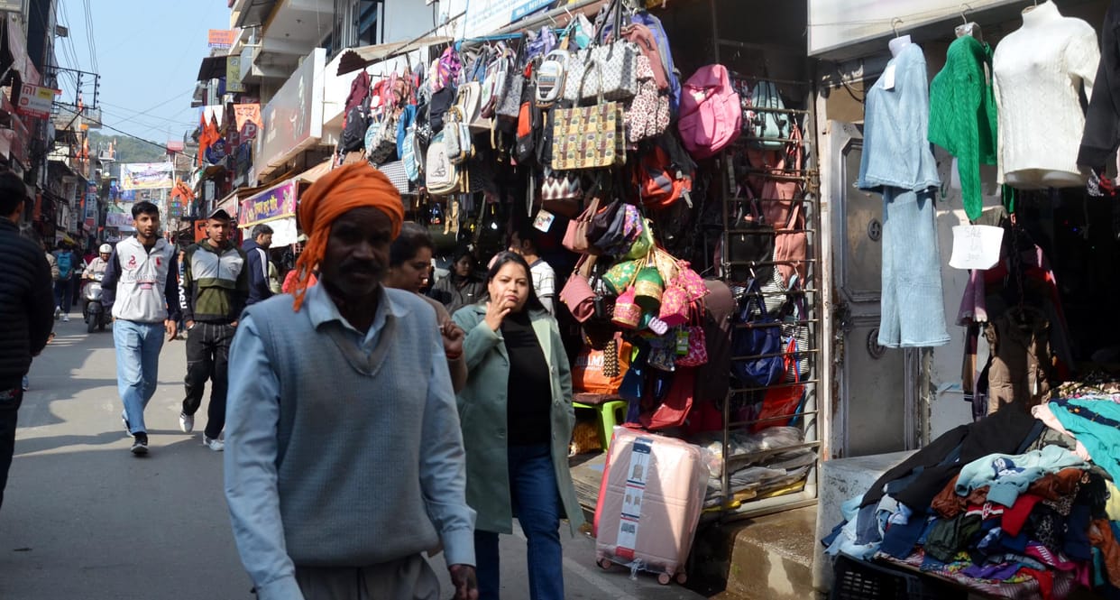 Arbitrariness of shopkeepers: Goods dumped on footpaths and drains