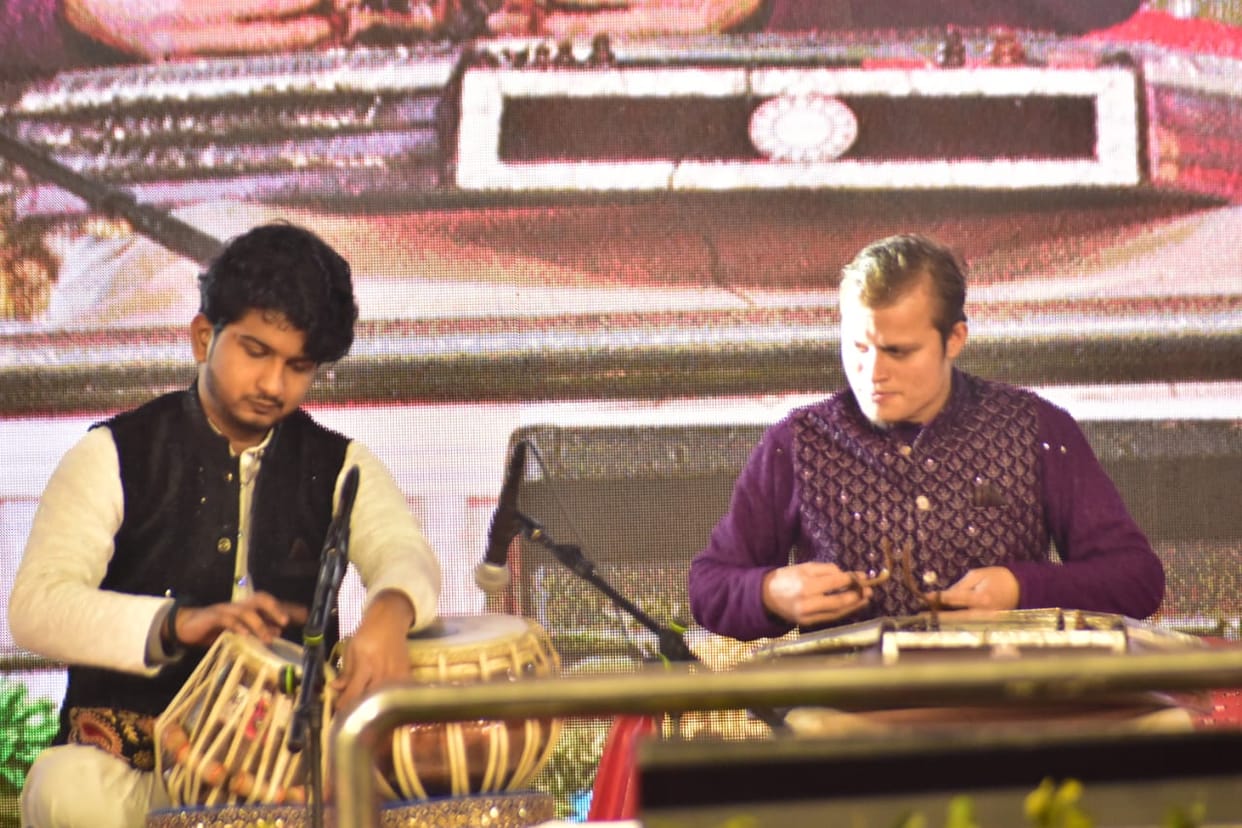 The audience was mesmerized by the sound of Santoor.