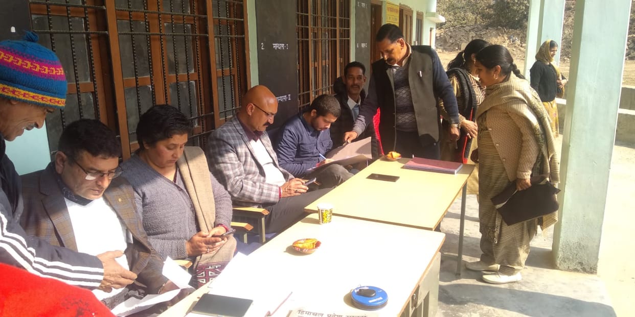 Now the residents of Talyahad ward said - did not get facilities, only had the burden of tax.