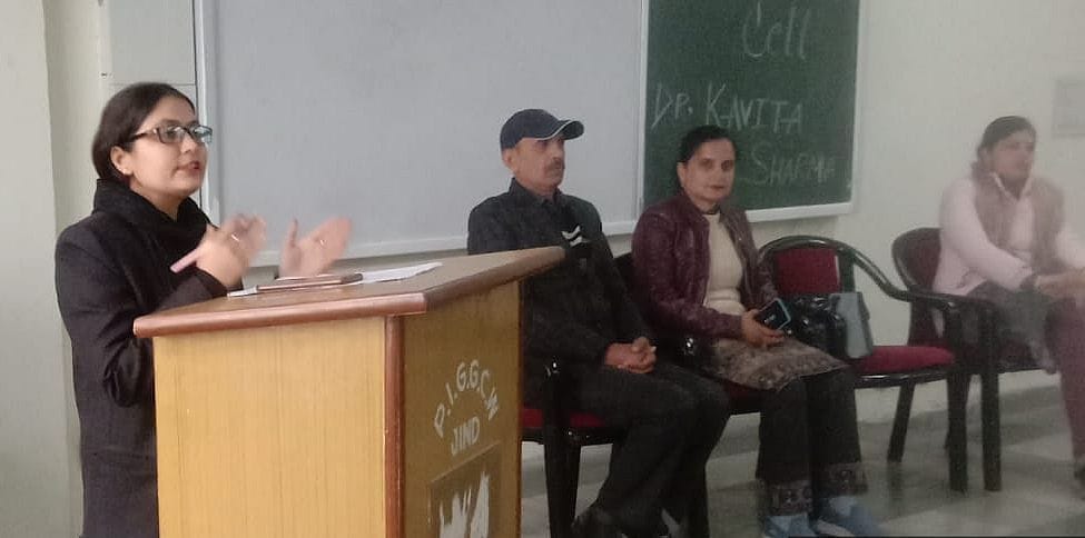 Students should be aware of their rights: Kavita