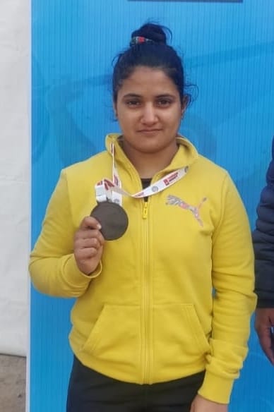 Ritu Mann won bronze medal in weight lifting