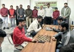 लाडवा।इंदिरा गांधी नेशनल  कॉलेज में आयोजित शतरंज प्रतियोगिता में हिस्सा लेते खिलाड़ी।
