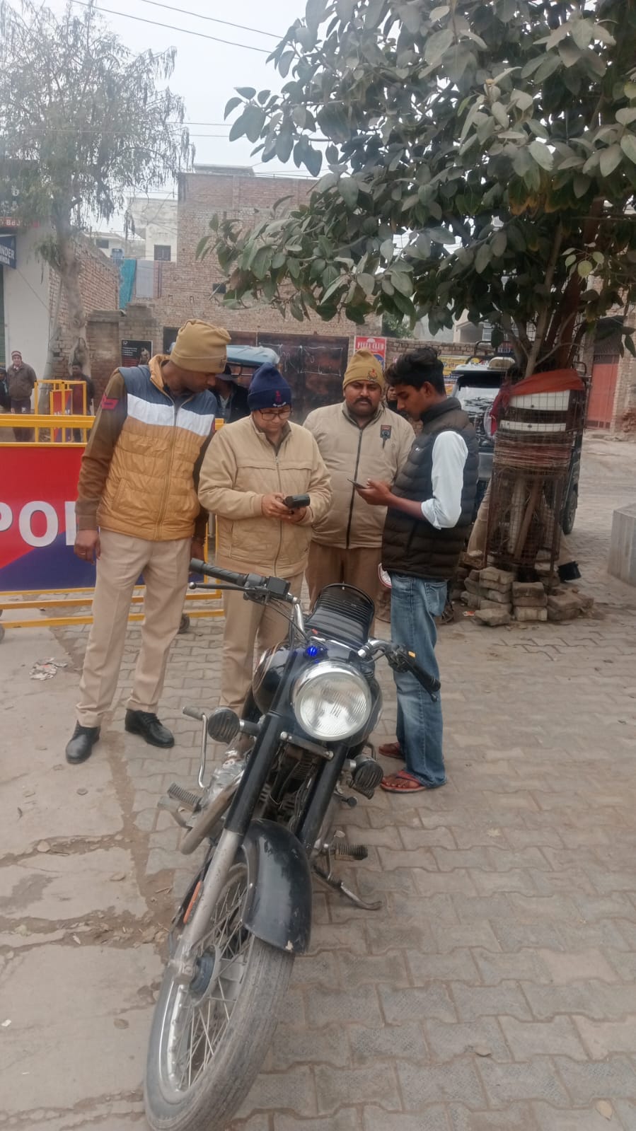 Dabwali police issued challans to 32 vehicles by setting up 38 checkpoints.