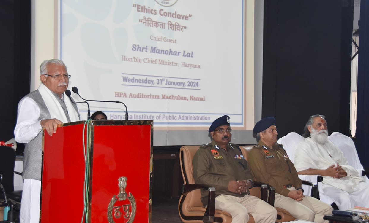 There is no pressure from the government on ED: Manohar Lal