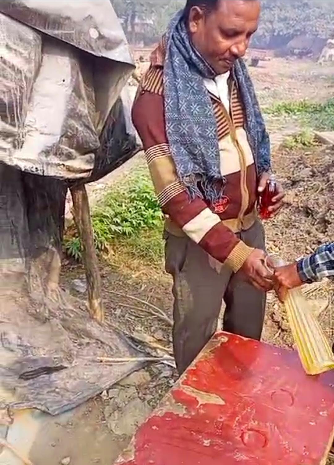 Video of sanitation worker drinking alcohol goes viral, suspended