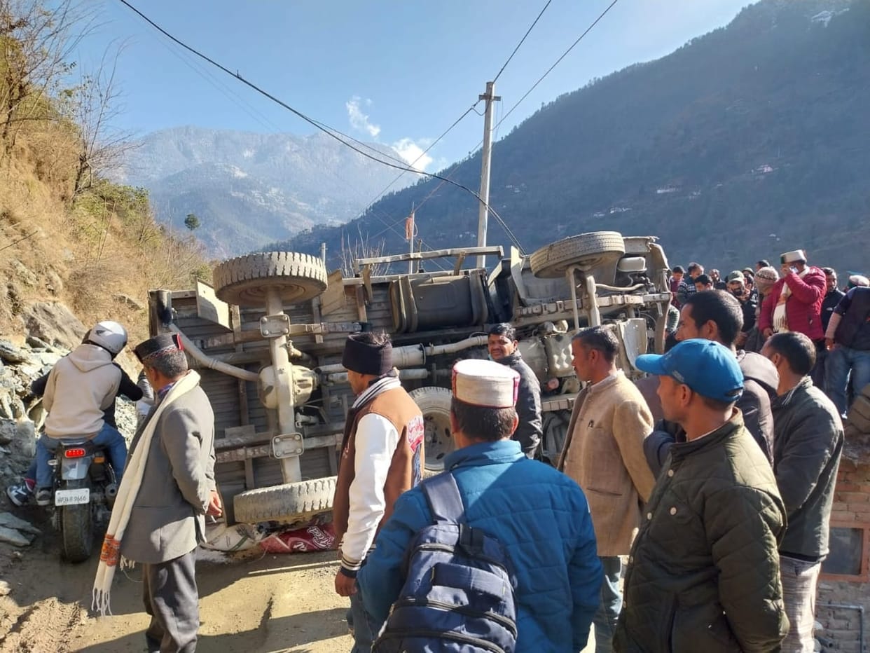 Cargo overturned, highway remained closed for two hours
