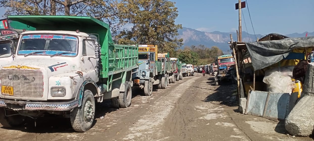 Lightning strikes on weighing scale, mining extraction halted