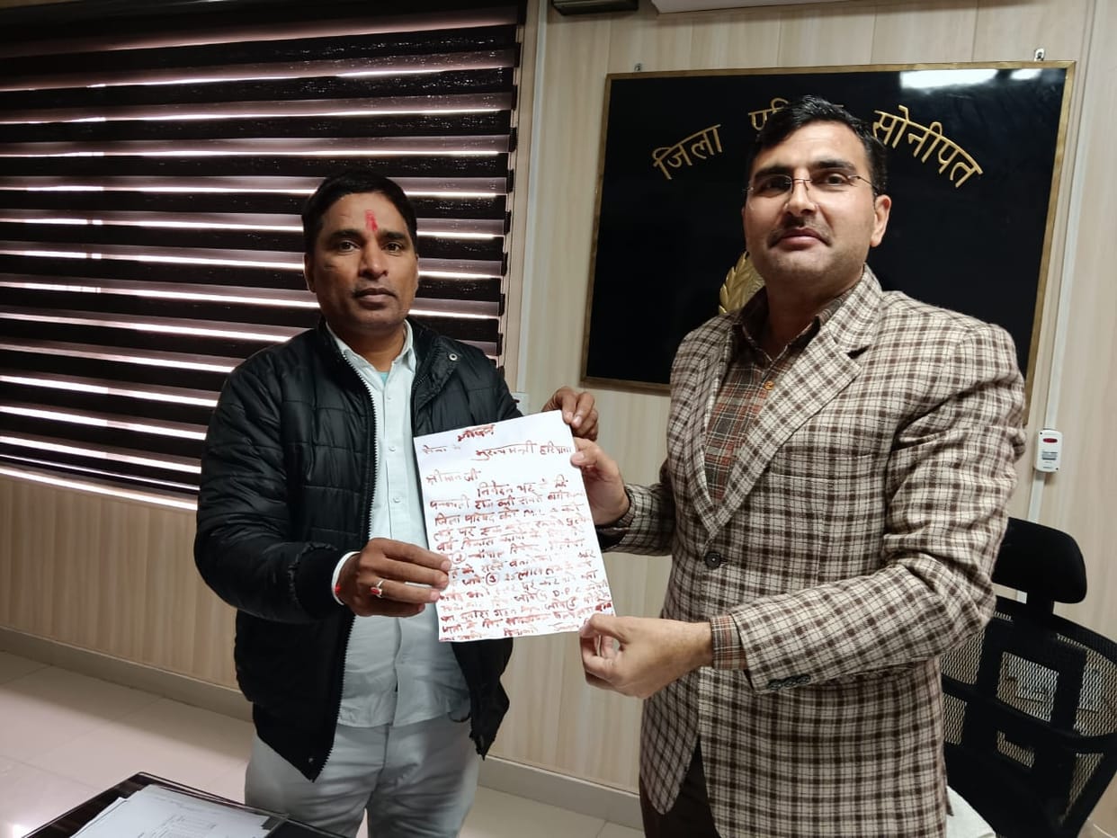 District councilor handed over a letter written in blood to the CEO