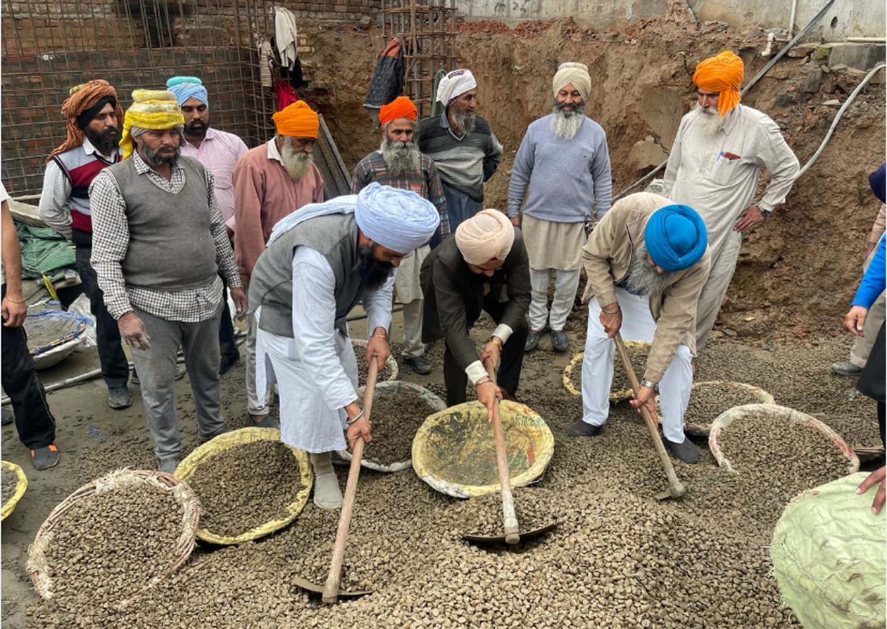 Work on construction of Gurudwara Sahib Patshahi Chhathi's Saran in progress, basement's linter inserted