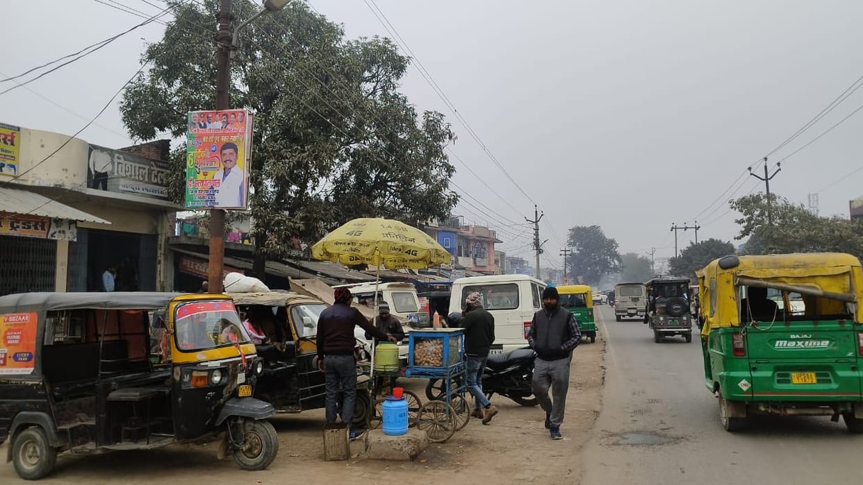 Passengers do not fill up at designated vehicle stands, resulting in traffic jams in the city.