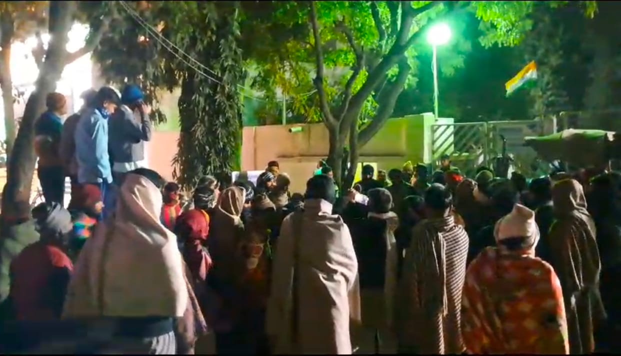 Uproar over death of worker in Titavi sugar mill