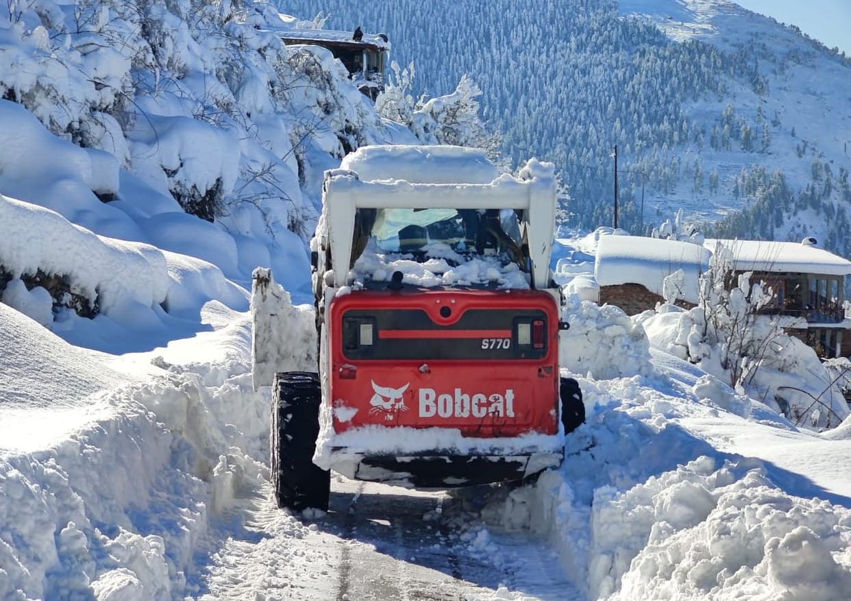 Many villages plunged into darkness for three days, snowfall increased problems