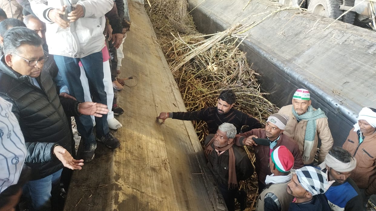Farmers jumped into canoe after weighing stopped... Mill paid Rs 7 crore