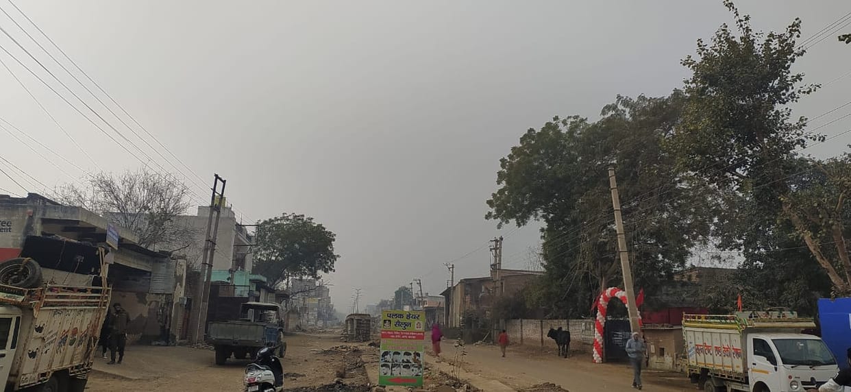 Fog prevails in the morning, chances of rain till 4th February
