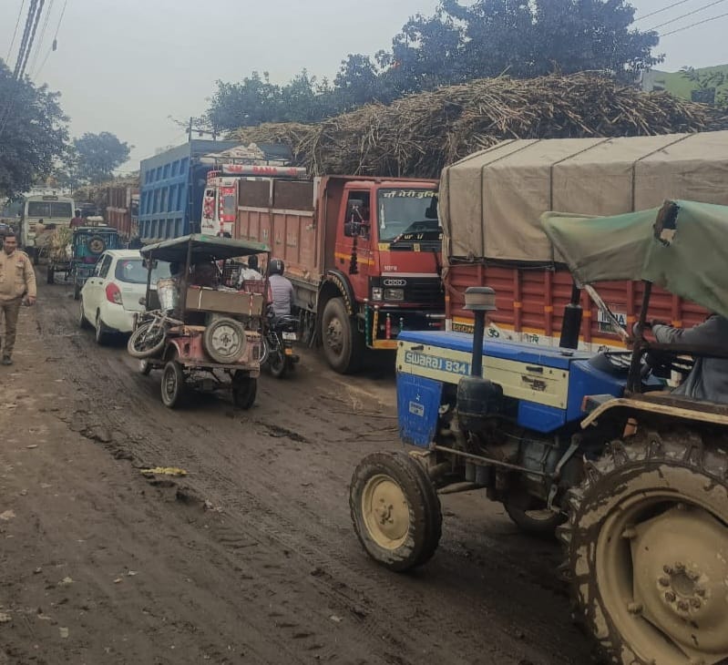 Four hours jam on Baraut-Chhaprauli road, commotion