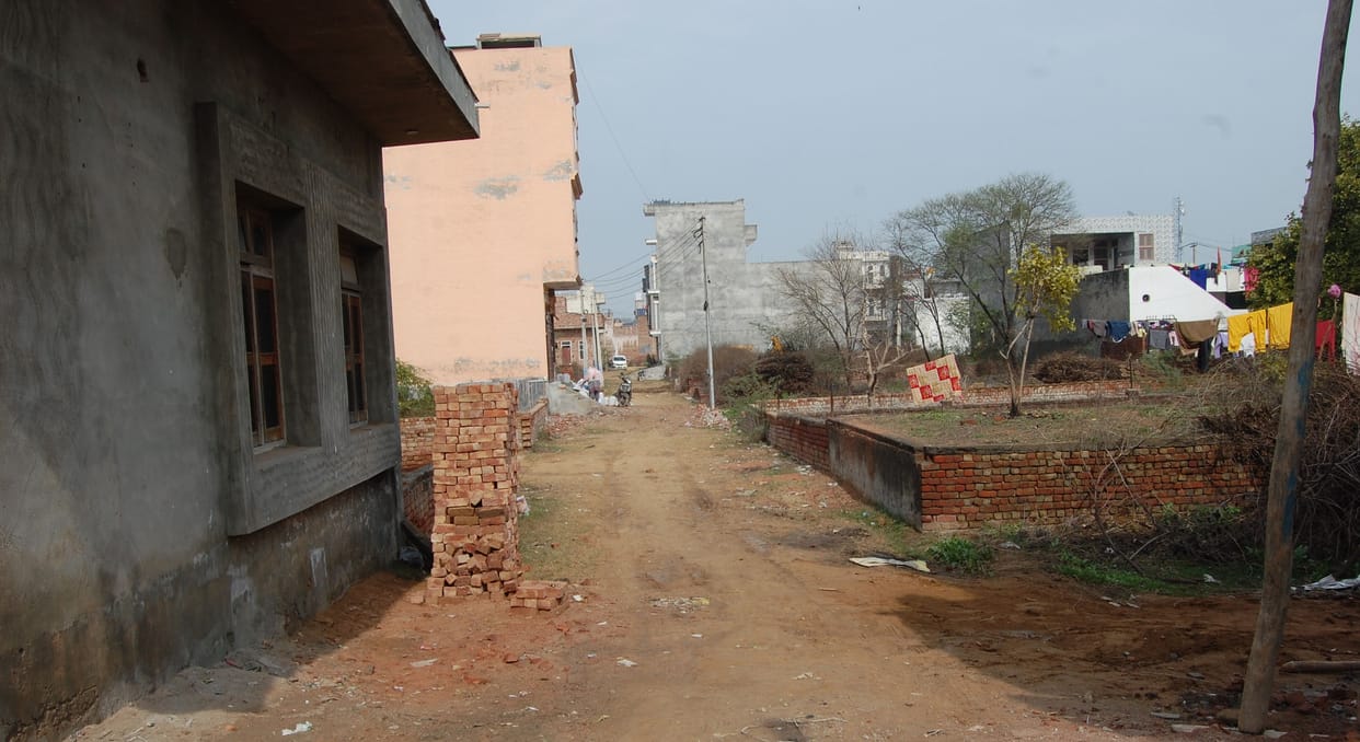 Sewer-drinking water line could not be laid in 10 years