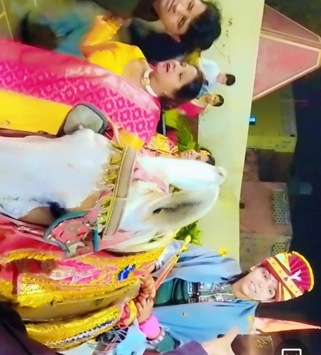 A day before the wedding, Binaura took the daughter out sitting on a mare.