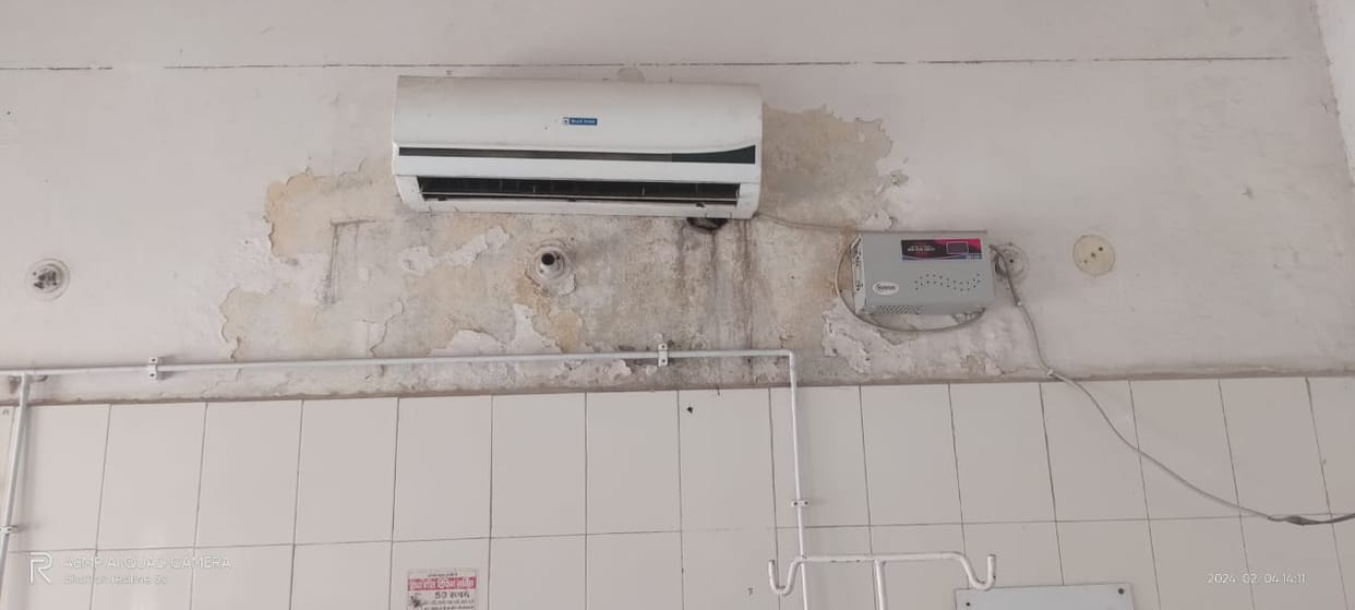 Due to lack of maintenance, the civil hospital building itself is in bad condition, how will the common people be treated?
