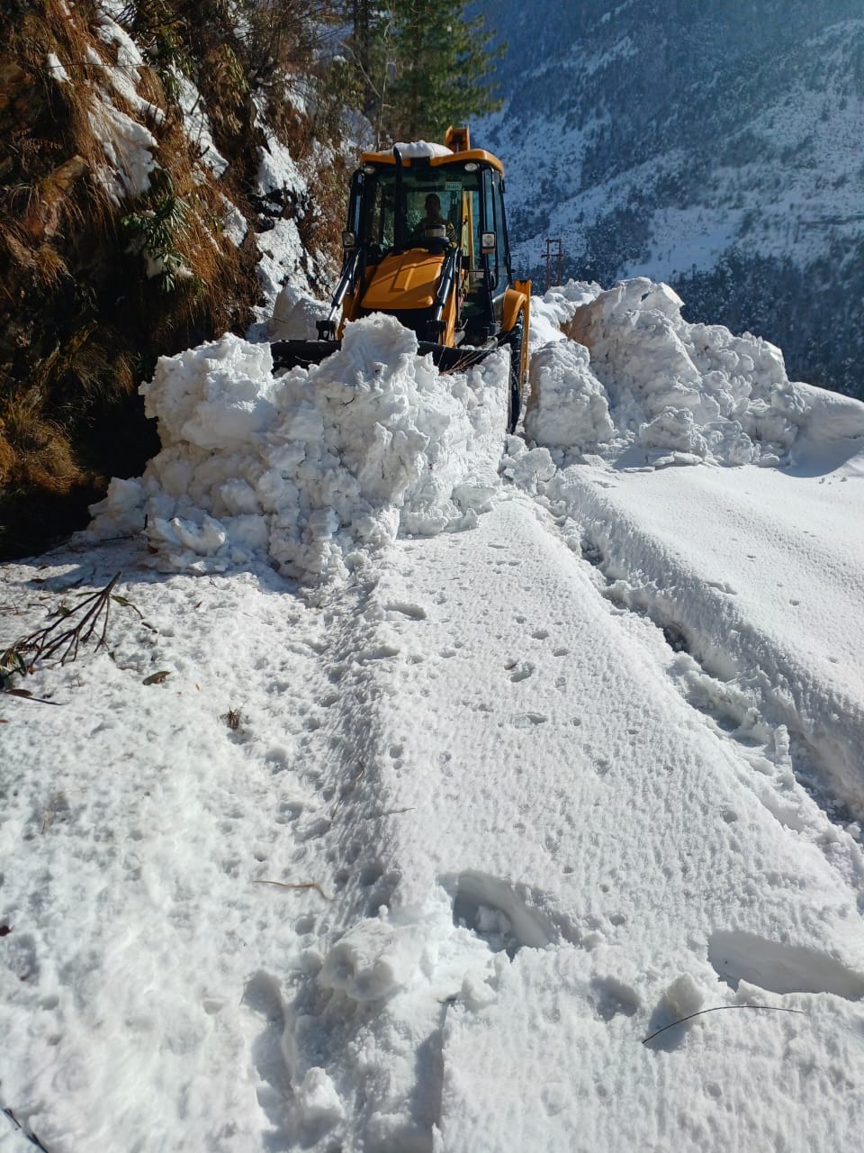 Melting snow is quenching thirst, six roads are closed, phones are not working.