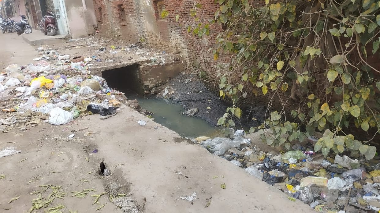 The construction work of the drain did not start even after the work order was issued.