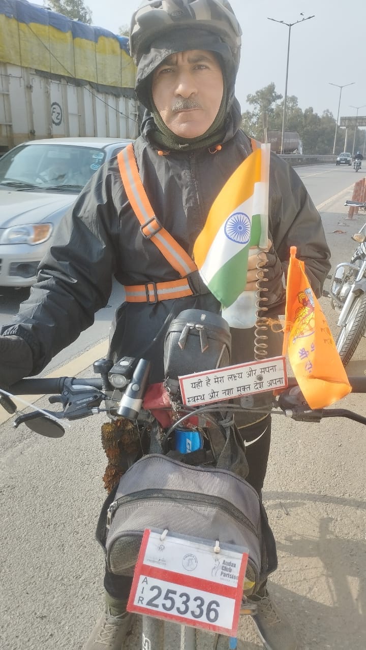 Rupesh cycles 100 kilometers and gives the message of drug addiction