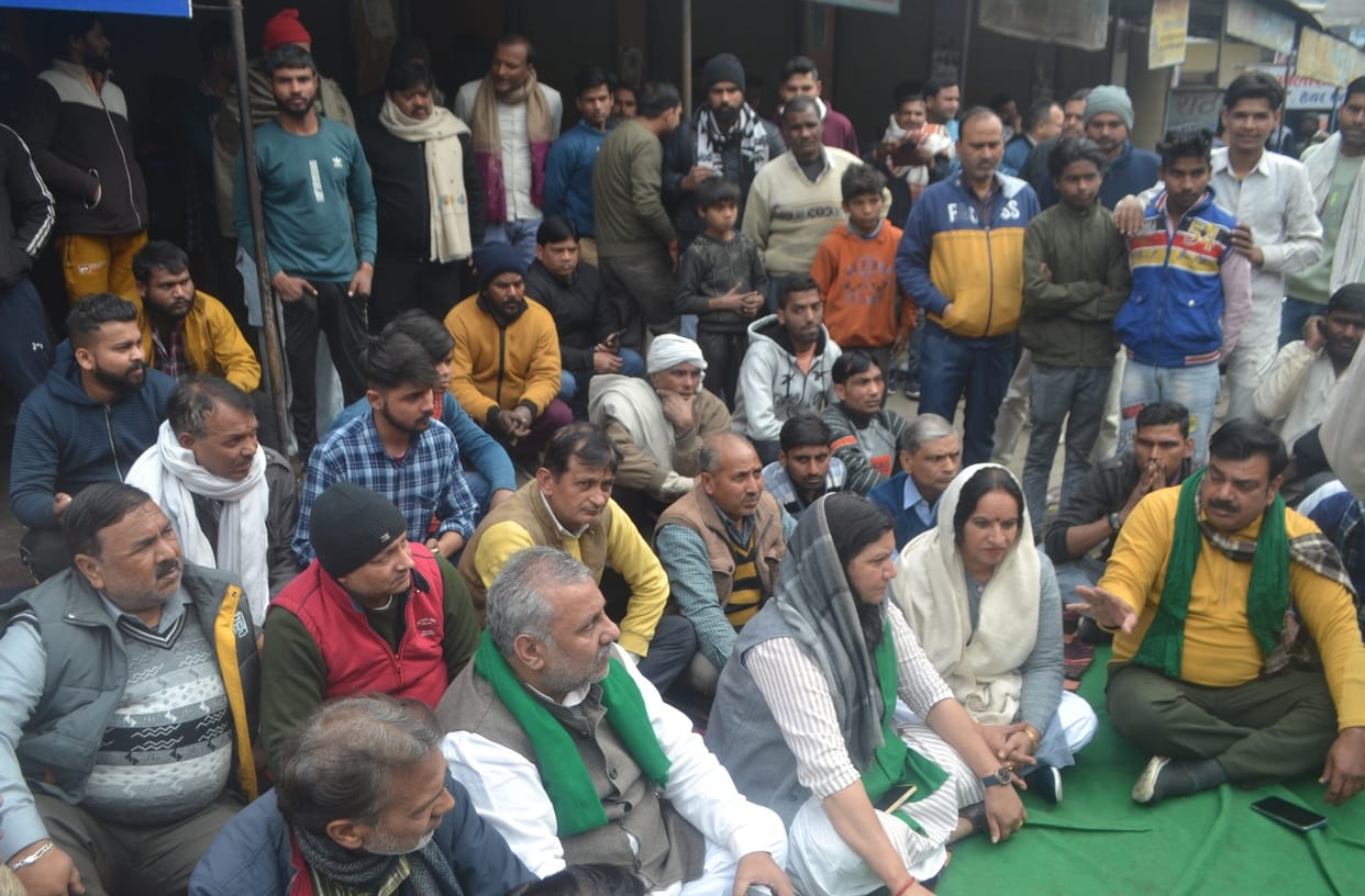Traders angry over not giving rent receipts for temple shops